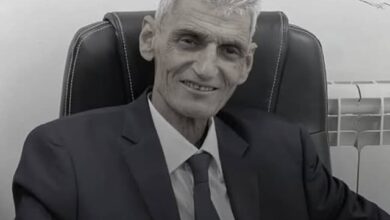 Photo of وزير الاتصال يعزي في وفاة الإعلامي حمزاوي بن شهرة