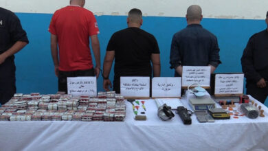 Photo of شرطة بئر مراد رايس تفكك شبكة لترويج المؤثرات العقلية وتحجز أكثر من 18 ألف كبسولة