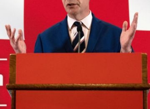 Photo of فاراج يرفض انخراط بريطانيا في الحرب ضد إيران