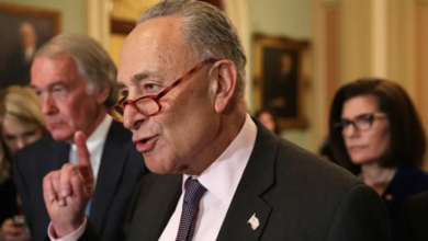 Photo of  شومر يصف ترامب بأنه “مريض للغاية” بعد تهديداته لإيران