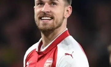 Photo of آرون رامسي يعلن اعتزاله كرة القدم بعد مسيرة حافلة