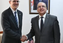 Photo of مقرمان يستقبل دبلوماسياً أمريكياً ويبحثان آفاق التعاون الثنائي