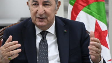 Photo of تبون يهنئ الحجاج ويؤكد التزام الدولة بحماية العمال
