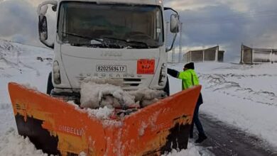 Photo of  سوق أهراس تكثف جهودها لمواجهة تساقط الثلوج على الطريق الوطني 20