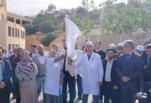 Photo of والي غليزان يعطي إشارة انطلاق القافلة الطبية الولائية متعددة التخصصات