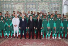 Photo of الرئيس تبون يستقبل طاقم “الخضر” قبل التوجه إلى أمريكا